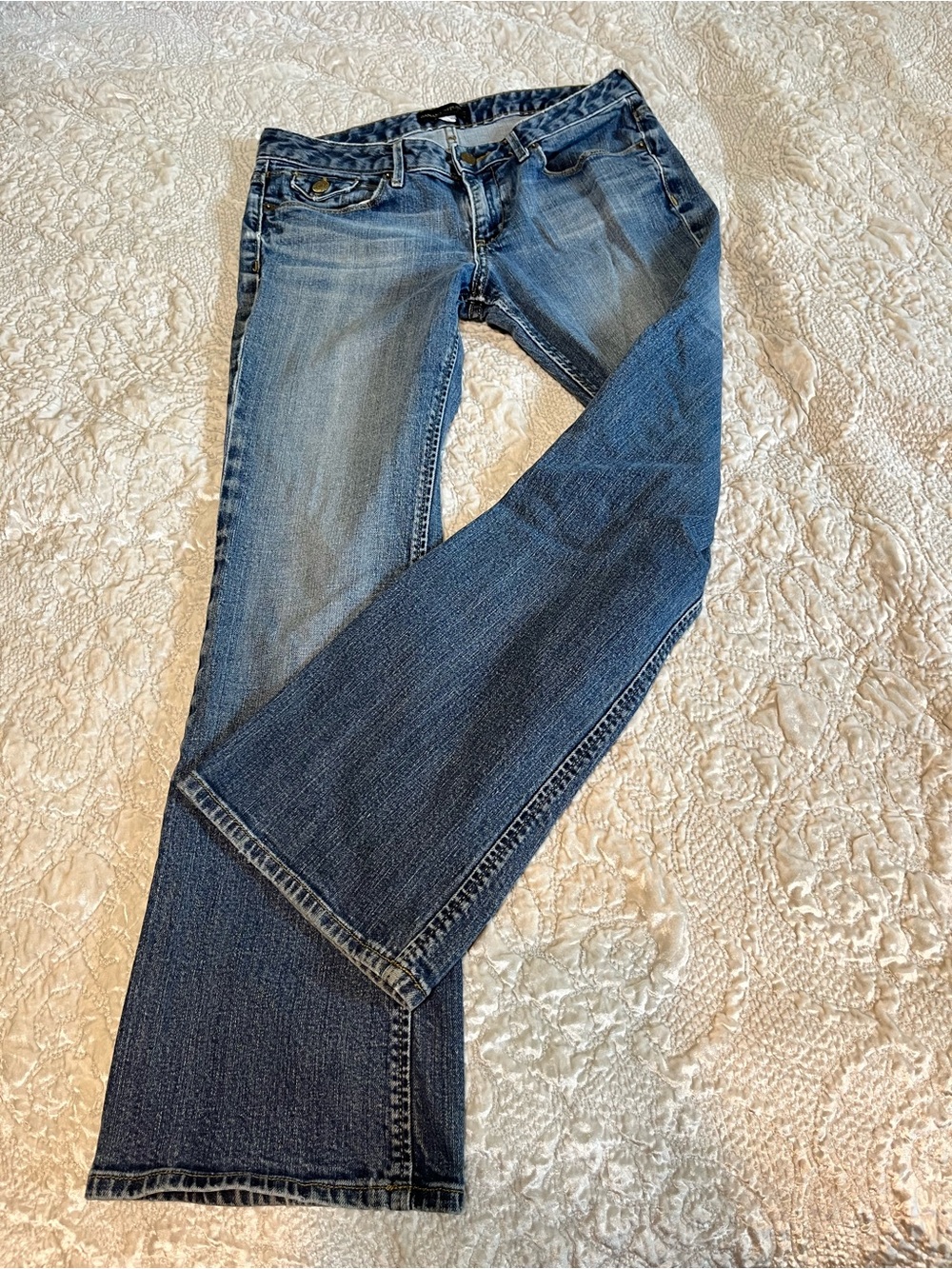 Banana Republic Women's Dark Blue Bootcut Low rise Jeans. 6S